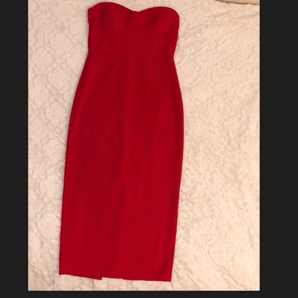 Red dress - Picture 2 of 4